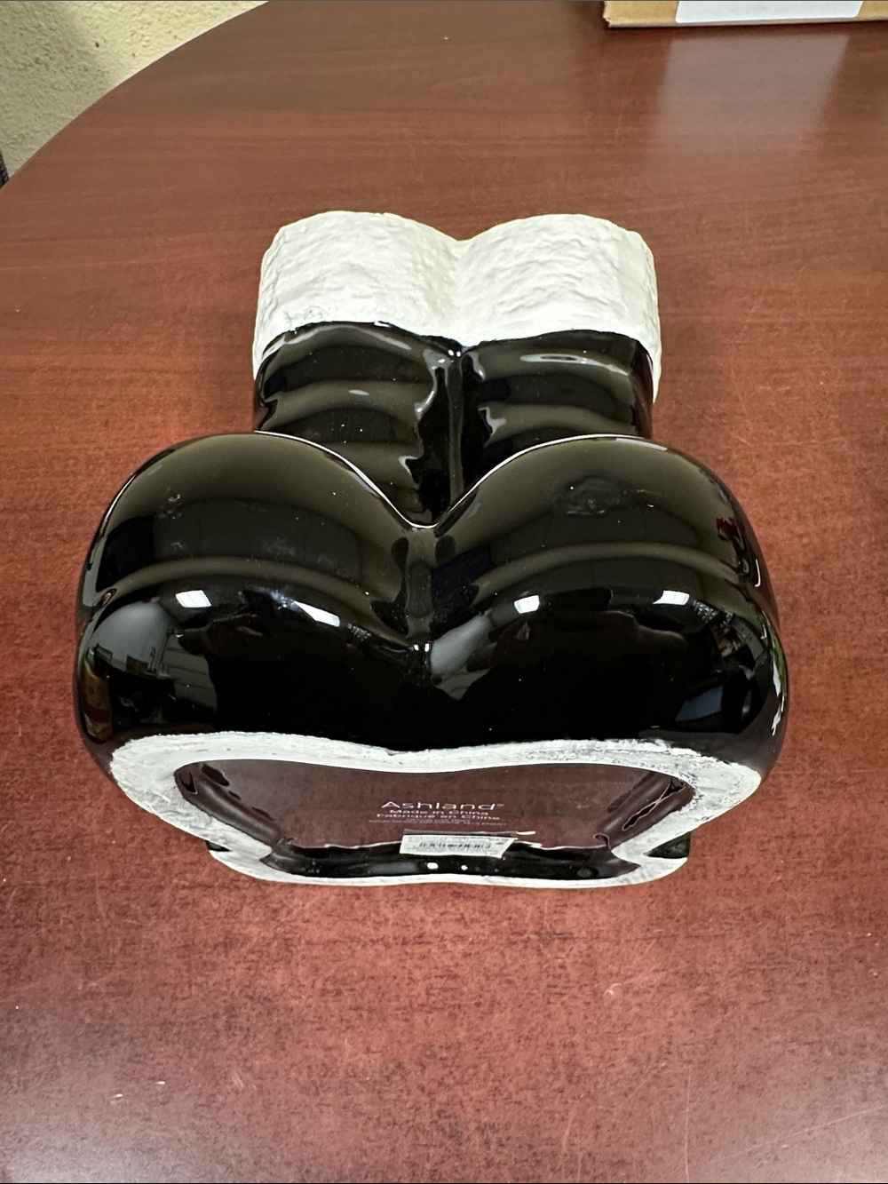 Ashland Black and White VR Headset Display Stand